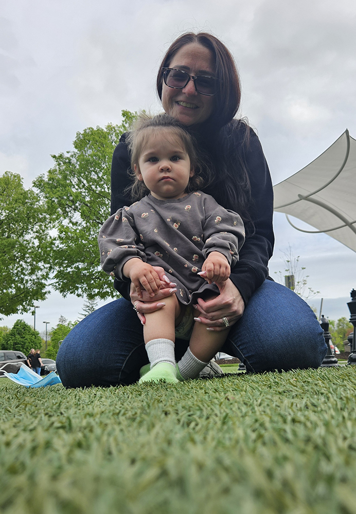 Toddler Hadley Frusciante with aunt Kayla Mercado.  Mercado donated a kidney on Hadley's behalf into the National Kidney Registry.